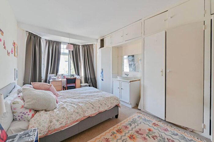 4 Bedroom House To Rent In Queensville Road, Balham, London, SW12