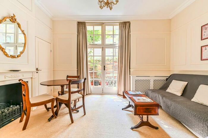 Studio To Rent In Warwick Square, Pimlico, London, SW1V