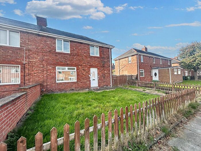 3 Bedroom Semi-Detached House For Sale In Lister Avenue, Dunston, Gateshead, Tyne And Wear, NE11