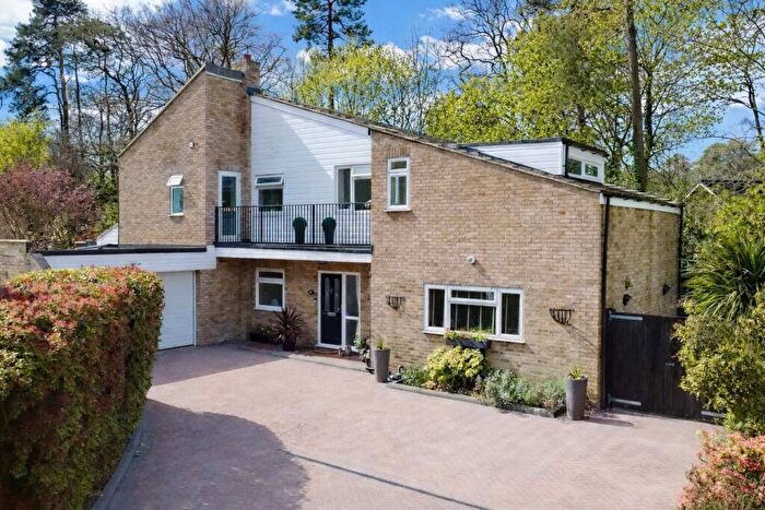 5 Bedroom Detached House For Sale In Yockley Close, Camberley, GU15