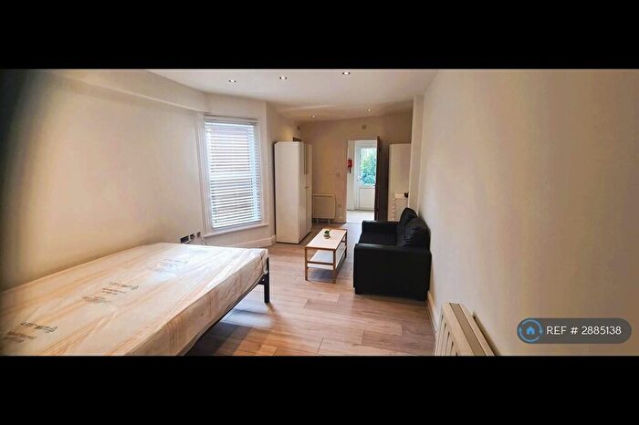 Studio To Rent In Muswell Hill, London, N10
