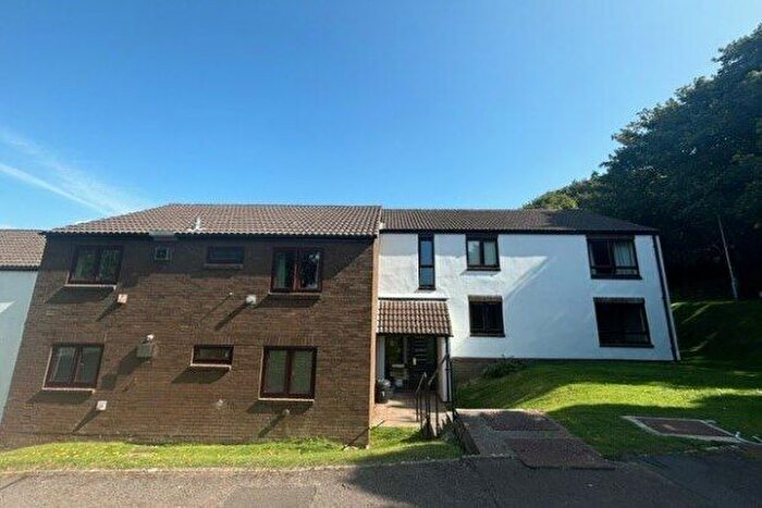 2 Bedroom Flat To Rent In Devonshire Drive, Bristol, BS20