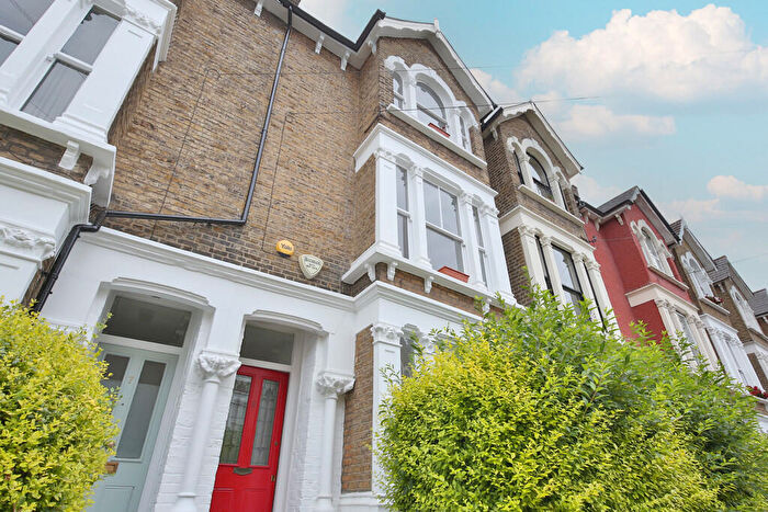 4 Bedroom Terraced House To Rent In Statham Grove, London, N16