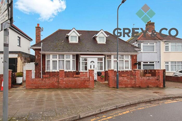 4 Bedroom Detached House For Sale In Repton Avenue, Wembley, Greater London, HA0