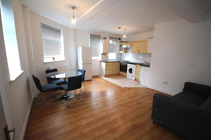 1 Bedroom Apartment To Rent In Lewisham Way, - Lewisham Way, London, SE14