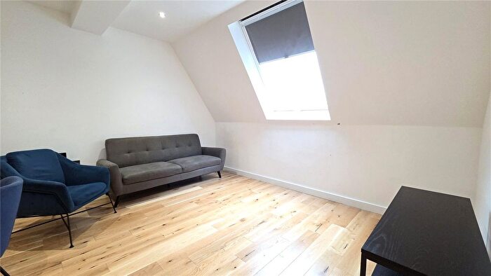 2 Bedroom Flat To Rent In New School House, Legge Lane, Birmingham, West Midlands, B1