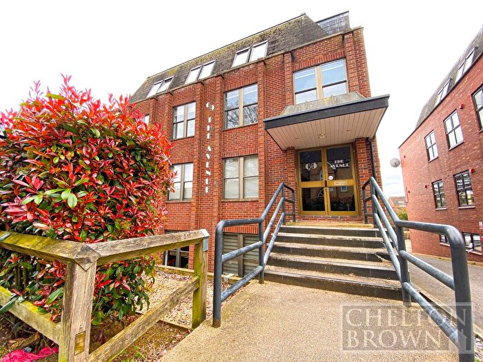 2 Bedroom Flat For Sale In The Avenue, Cliftonville, Northampton, Northamptonshire, NN1