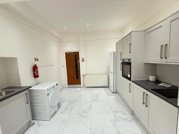 4 Bedroom Maisonette To Rent In Village Way East, Harrow, Greater London, HA2