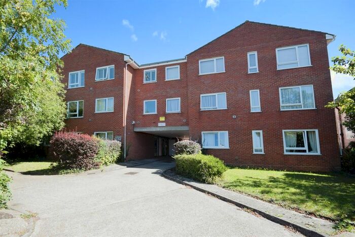1 Bedroom Flat To Rent In Grand Drive, London, SW20
