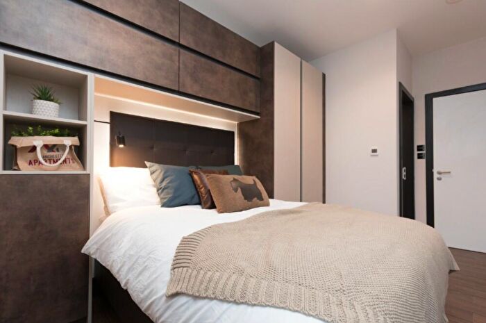 2 Bedroom Apartment To Rent In Bed Apartment, Portland Street, Basil House, M1