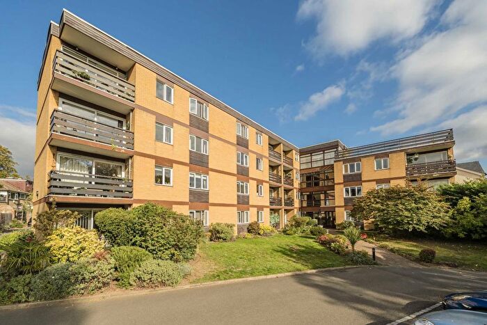 2 Bedroom Flat To Rent In Thames Street, Sunbury-On-Thames, TW16