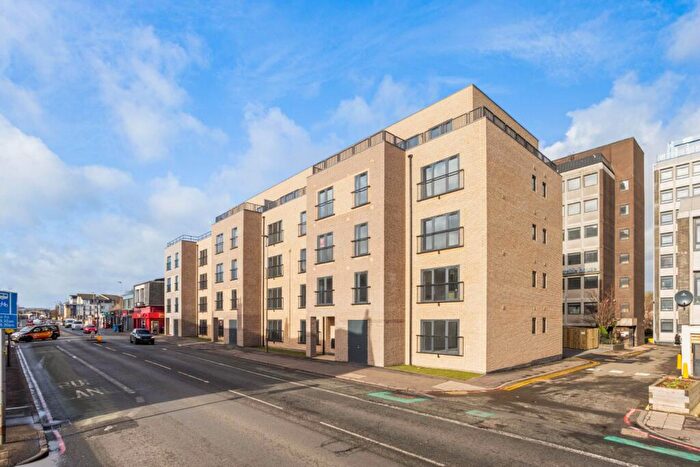 2 Bedroom Flat To Rent In Gorgie Road, Edinburgh, Midlothian, EH11