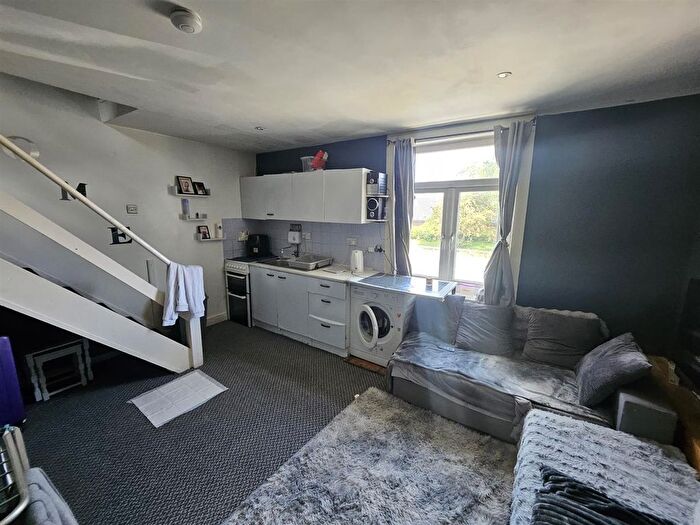 1 Bedroom Flat To Rent In Bury Road, Bolton, BL2