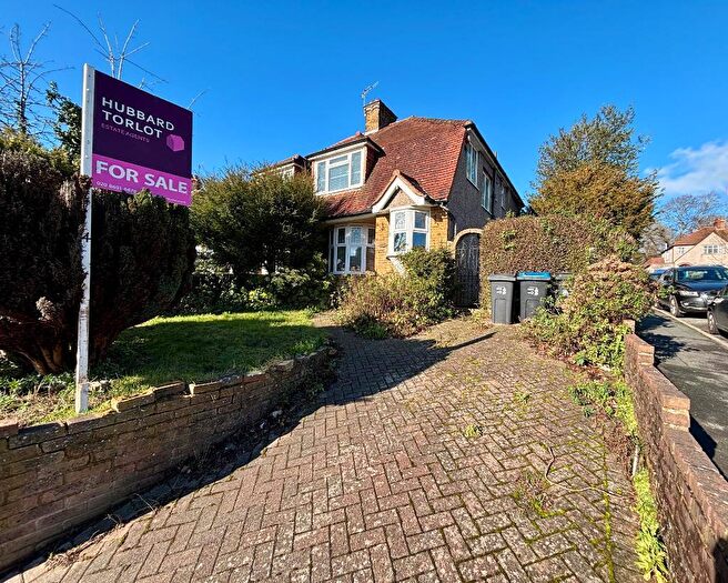 4 Bedroom Semi Detached House For Sale In Addington Road, Selsdon, CR2