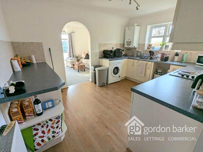 2 Bedroom Flat To Rent In Belle Vue Road, Bournemouth, Dorset, BH6