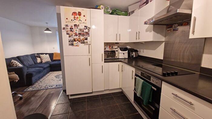 1 Bedroom Flat To Rent In Honour Gardens, Dagenham, RM8