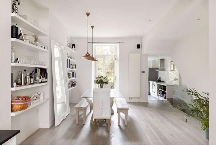 2 Bedroom Flat To Rent In Fernshaw Road, London, SW10