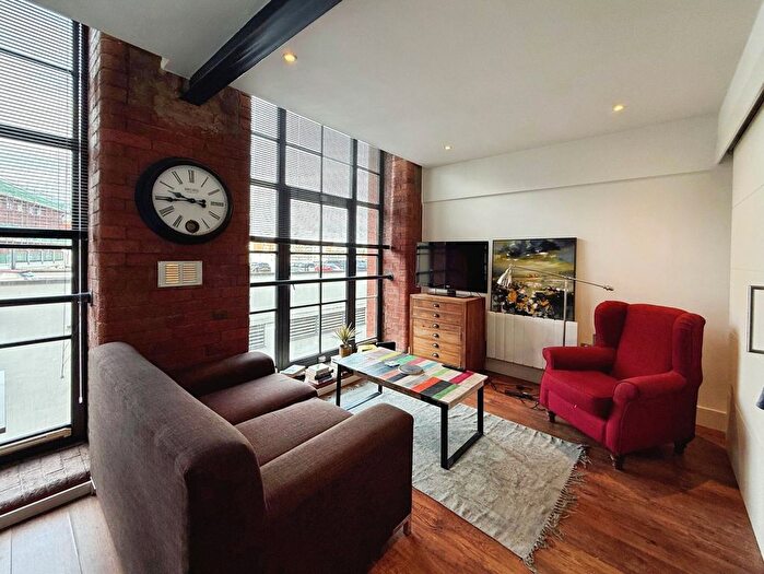 1 Bedroom Flat To Rent In New York Road, Leeds, West Yorkshire, LS2