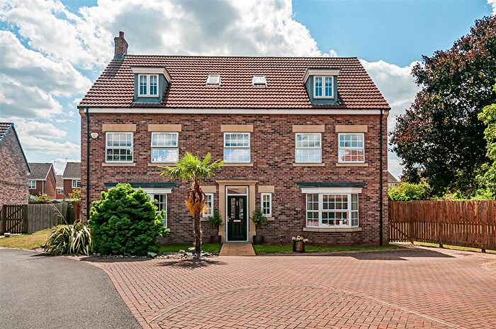 5 Bedroom Detached House For Sale In Sycamore Close, Howden, DN14