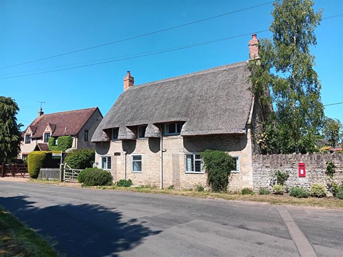 3 Bedroom Character Property For Sale In Thorpe Waterville, NN14