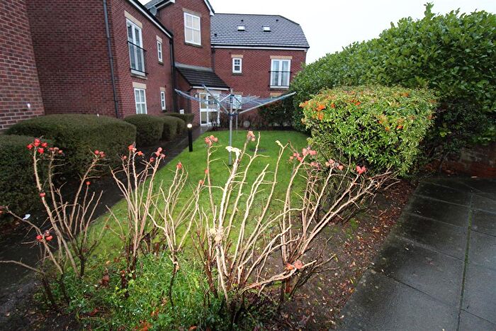 2 Bedroom Flat For Sale In Abernethy Street, Horwich, Bolton, BL6