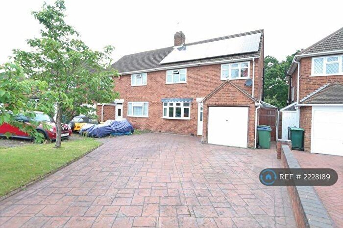 3 Bedroom Semi-Detached House To Rent In Hamstead Road, Great Barr, Birmingham, B43