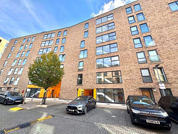 1 Bedroom Apartment To Rent In Goodwood Apartments, Parade Gardens, Chingford, E4