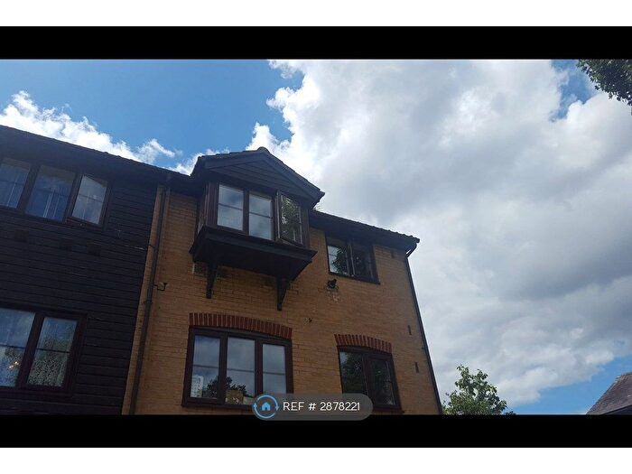 1 Bedroom Flat To Rent In Kilberry Close, Isleworth, TW7