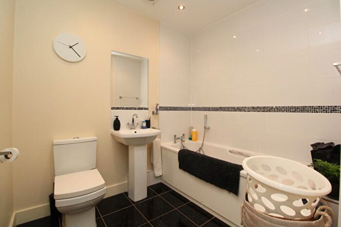 2 Bedroom Apartment To Rent In Commercial Road, Ashley Cross, BH14