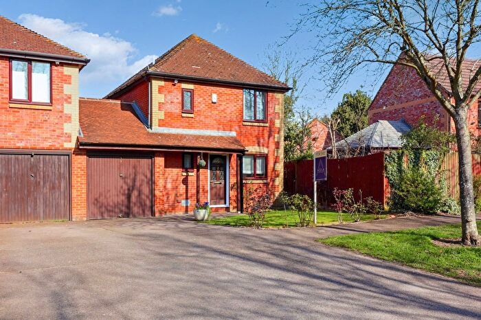 3 Bedroom Link Detached House For Sale In Aldrich Drive, Willen, Milton Keynes, MK15