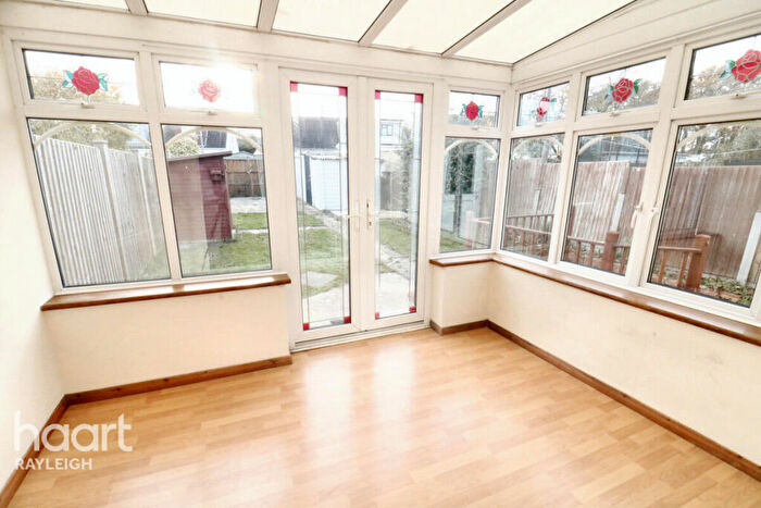 2 Bedroom Semi-Detached Bungalow For Sale In Grove Hill, Leigh-On-Sea, SS9