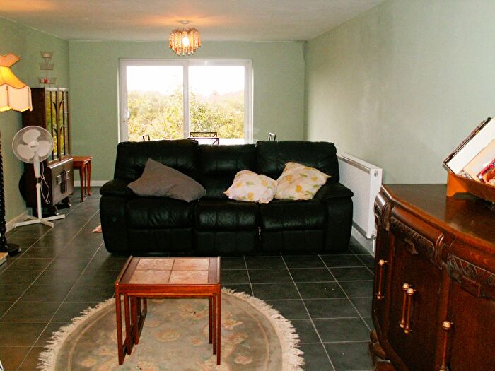 3 Bedroom Detached Bungalow For Sale In Cynheidre, Llanelli, SA15