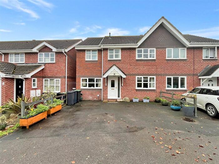 4 Bedroom Semi Detached House For Sale In Plover Drive, Chickerell, Weymouth, DT3