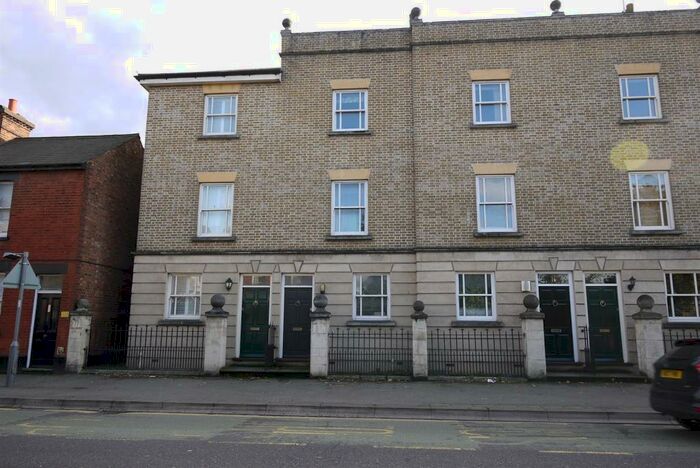 3 Bedroom Town House To Rent In Ware Road, Hertford, SG13