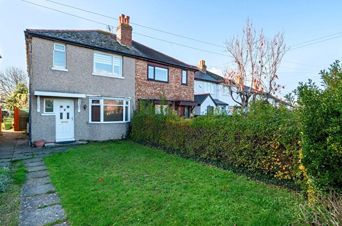 3 Bedroom Semi-detached House For Sale In Straight Road, Old Windsor, SL4