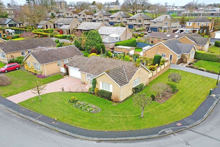 2 Bedroom Bungalow For Sale In Rossett Avenue, Harrogate, HG2