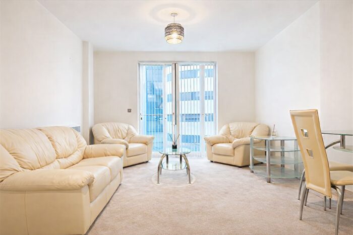 2 Bedroom Flat To Rent In Barton Place, Hornbeam Way, M4