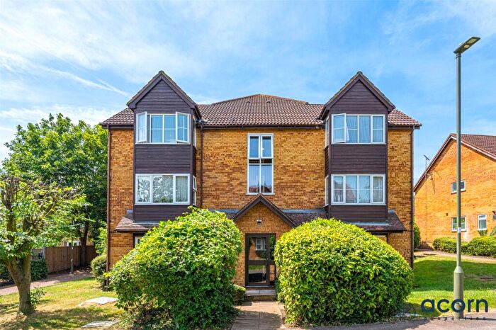 Apartment For Sale In Beaumaris Green, Welsh Harp Village, London, NW9