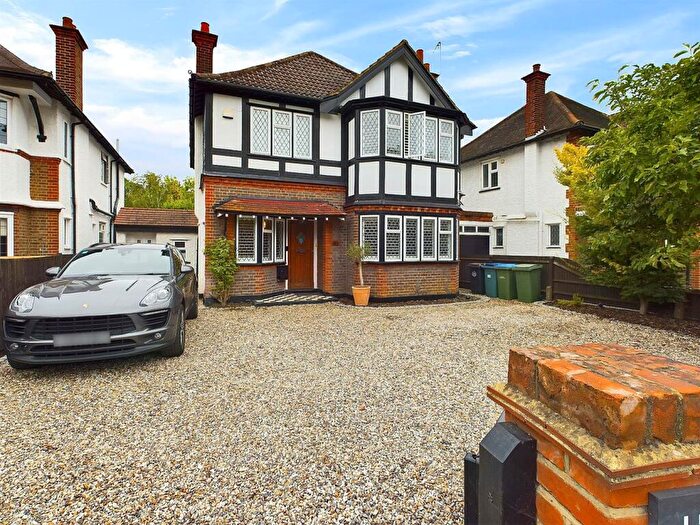 4 Bedroom Detached House To Rent In Hersham Road, Walton-On-Thames, KT12