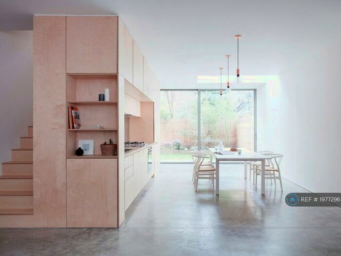 2 Bedroom Maisonette To Rent In London, London, N1