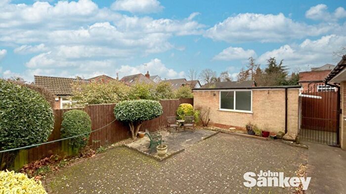 2 Bedroom Detached Bungalow For Sale In Nottingham Road, Mansfield, NG18