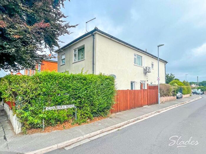 1 Bedroom Flat To Rent In Jumpers Avenue, Christchurch, Dorset, BH23