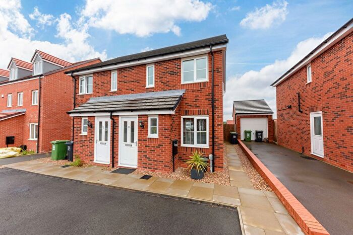 2 Bedroom Semi-Detached House For Sale In Ingram Close, Redditch, B97