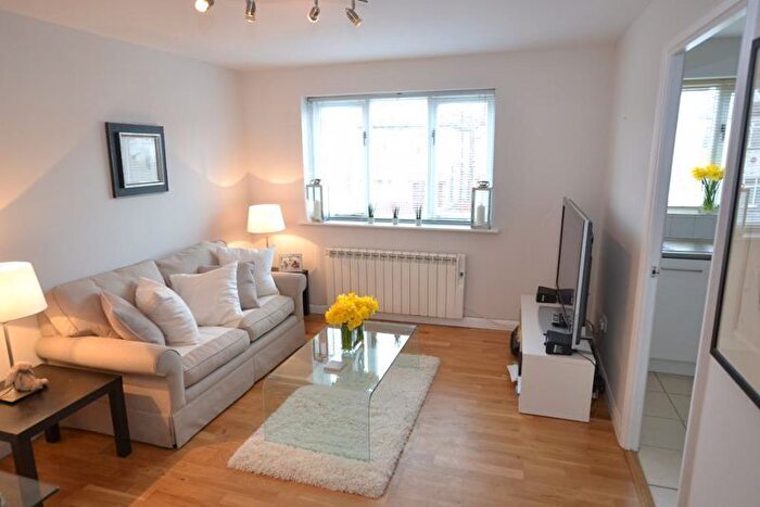 1 Bedroom Property To Rent In Draycott Close, London, NW2