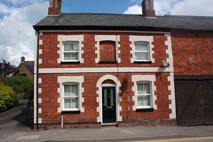 3 Bedroom Semi-Detached House To Rent In High Street, Long Buckby, Re., NN6