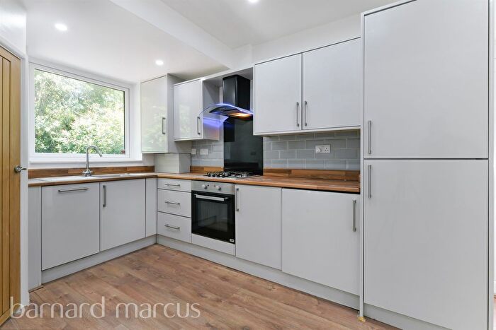 3 Bedroom Detached House For Sale In Oakwood Close, Redhill, RH1