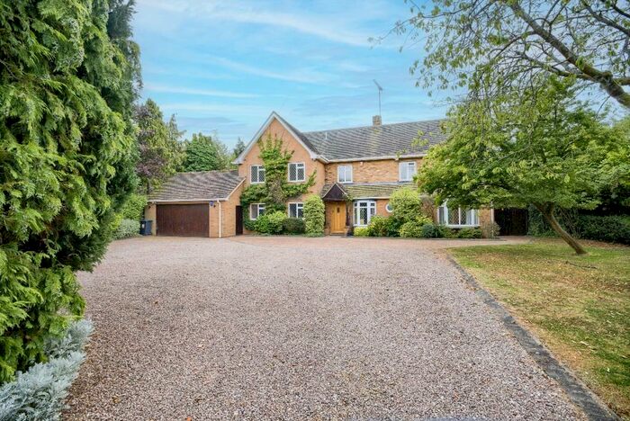 5 Bedroom Detached House To Rent In Church Road, CV35