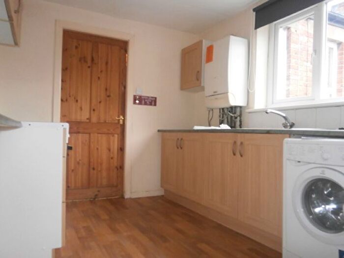 3 Bedroom Flat To Rent In Seventh Avenue, Heaton, NE6