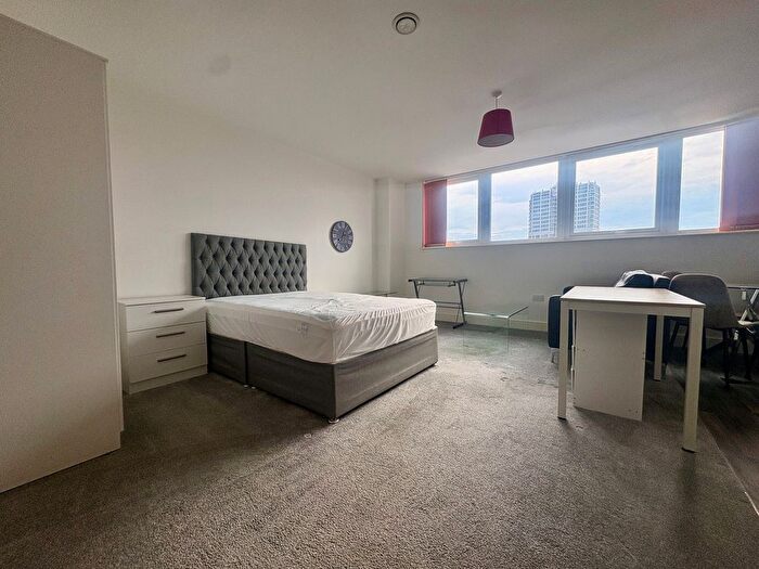Studio To Rent In The Lock Apartments, Swindon, SN1