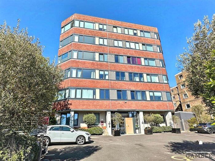 1 Bedroom Flat For Sale In Upperton Road, Eastbourne, BN21